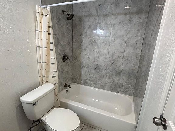 3rd image of 3602 Ocee St