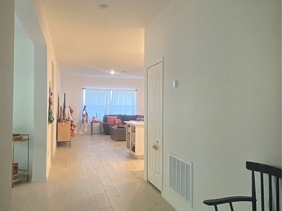 4th image of 1704 Greenwood Ave