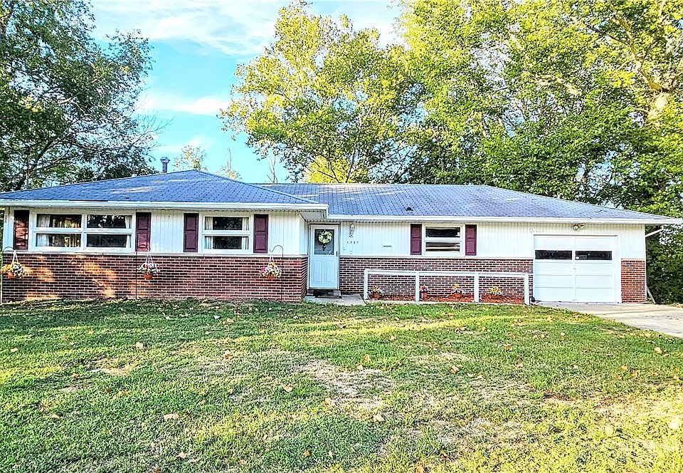 1st image of 1727 Forest Hills Dr