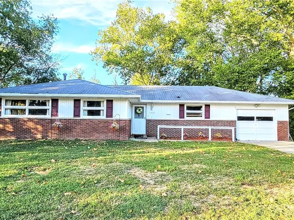 1727 Forest Hills Dr, Vienna, WV 26105