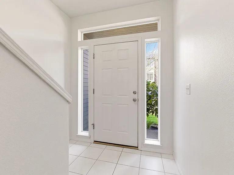 2322 NW 168th Pl — Photo 7