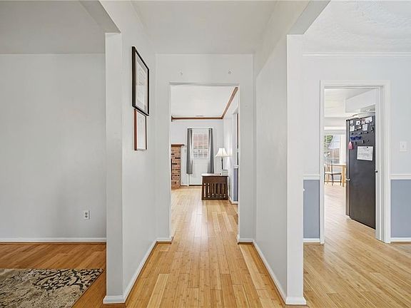 4th image of 5353 Alton Dr