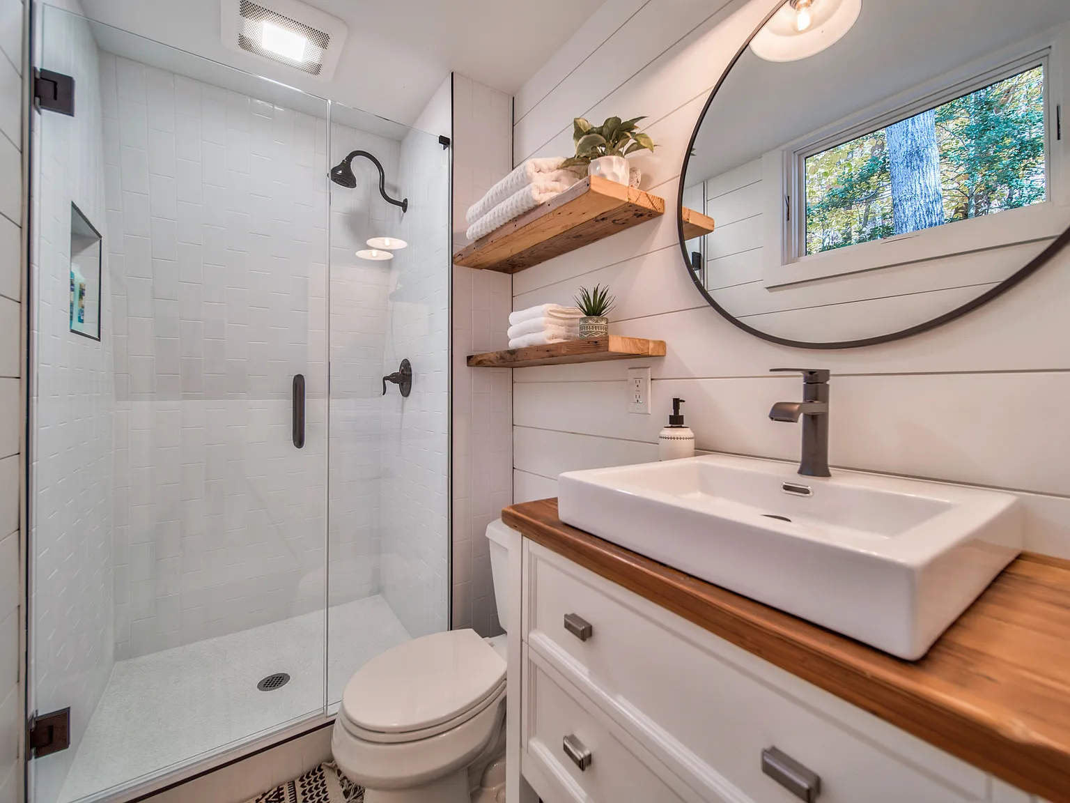 2 bed, 1000 sqft, $2,995 — Photo 3
