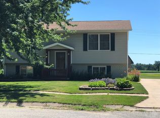 513 6th St, West Point, IA 52656