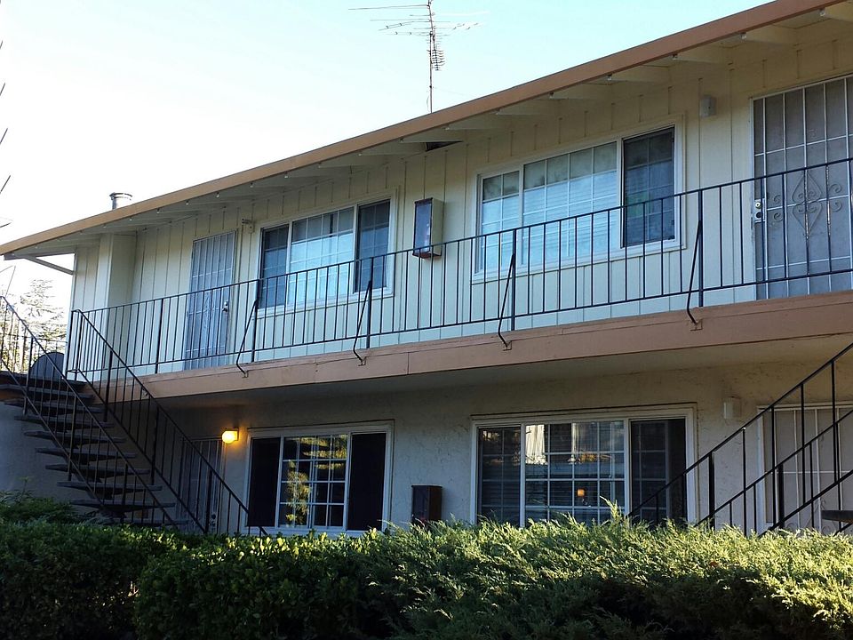 1st image of 466 Hawthorn Ave APT 3