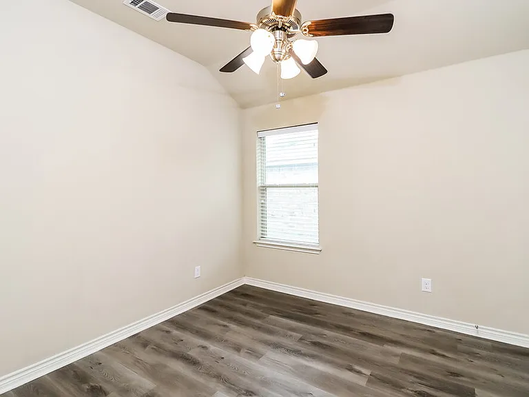 160 Spring Hollow Dr — Photo 13