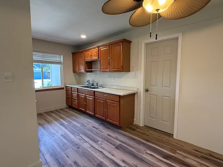 408 Harmony Ln — Photo 3