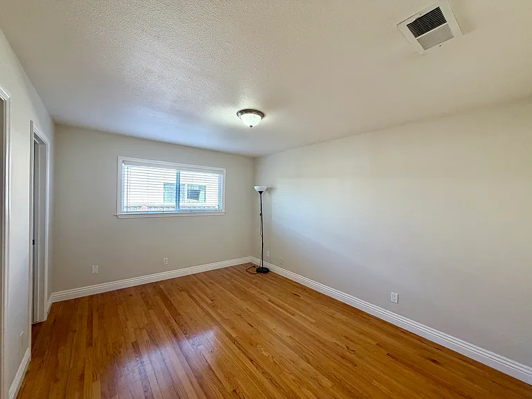 4456 Gibraltar Dr — Photo 6