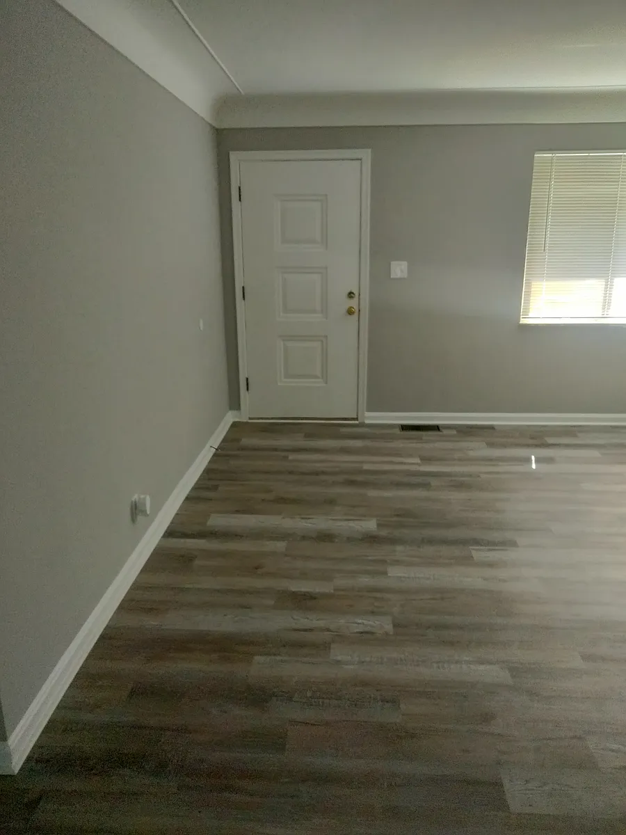 Building Photo - 70 Illona Dr