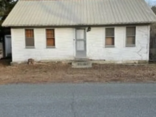 87 High St, Assonet, MA 02702