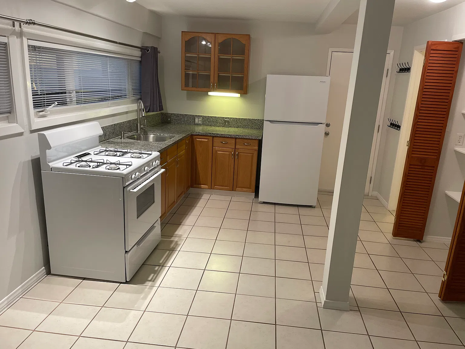 Studio, 500 sqft, $2,600 — Photo 4