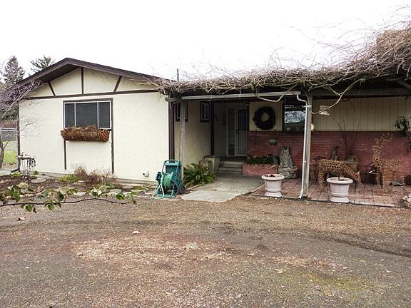 2nd image of 84763 Eastside Rd