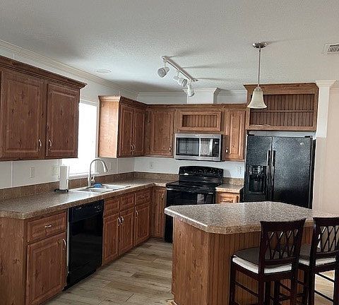 5th image of 8320 Cooper Rd