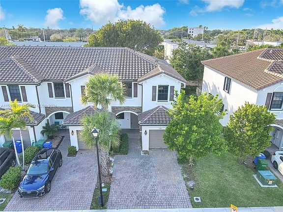 2nd image of 2711 NW 55th Ave #2711