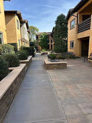 Lamanda Court Photo 1
