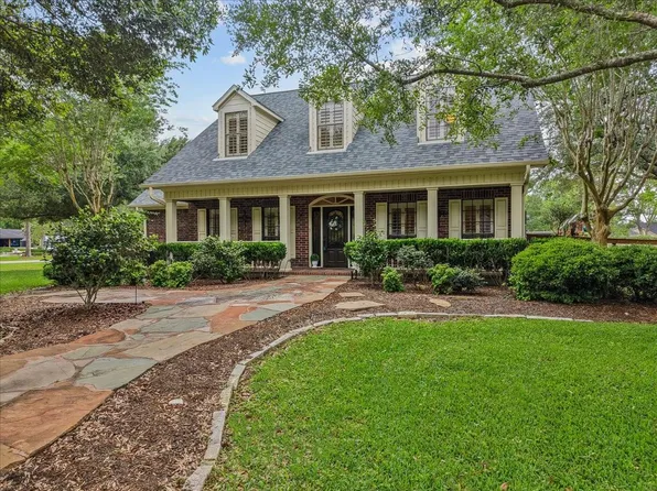 408 Allan St, Friendswood, TX 77546