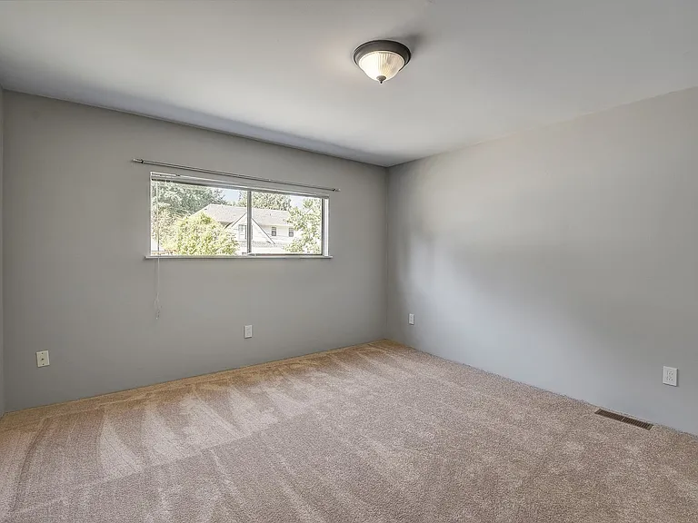 10035 NE 28th Pl — Photo 15
