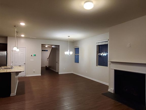 4th image of 97 Ivey Hollow Cir