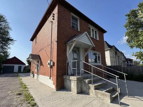 15 Scarboro St, Mississauga, ON L4T 1E3