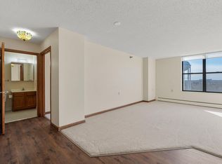 7600 Golden Valley Rd APT 1004, Golden Valley, MN 55427
