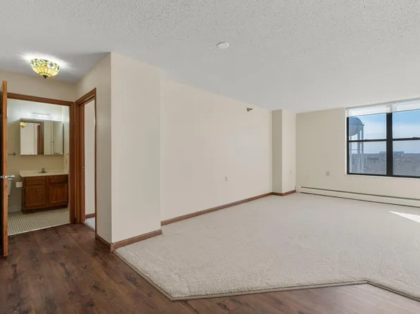 7600 Golden Valley Rd APT 1004, Golden Valley, MN 55427