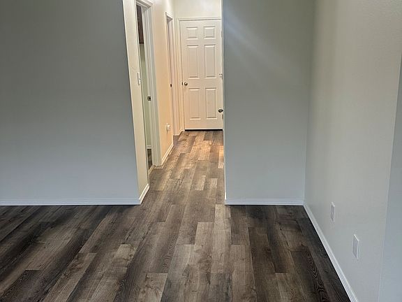 4th image of 1812 Greenway #B