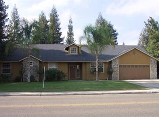 215 Kings Dr, Reedley, CA 93654