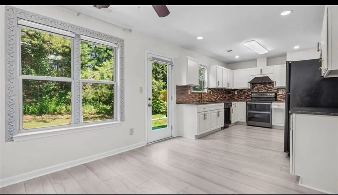 173 Oakland Hills Way — Photo 4