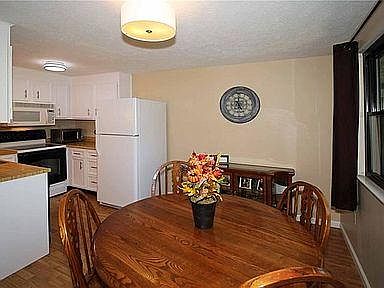 Eat-in dining area