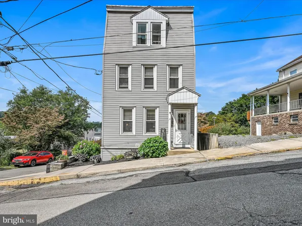 215 Valley St, Port Carbon, PA 17965