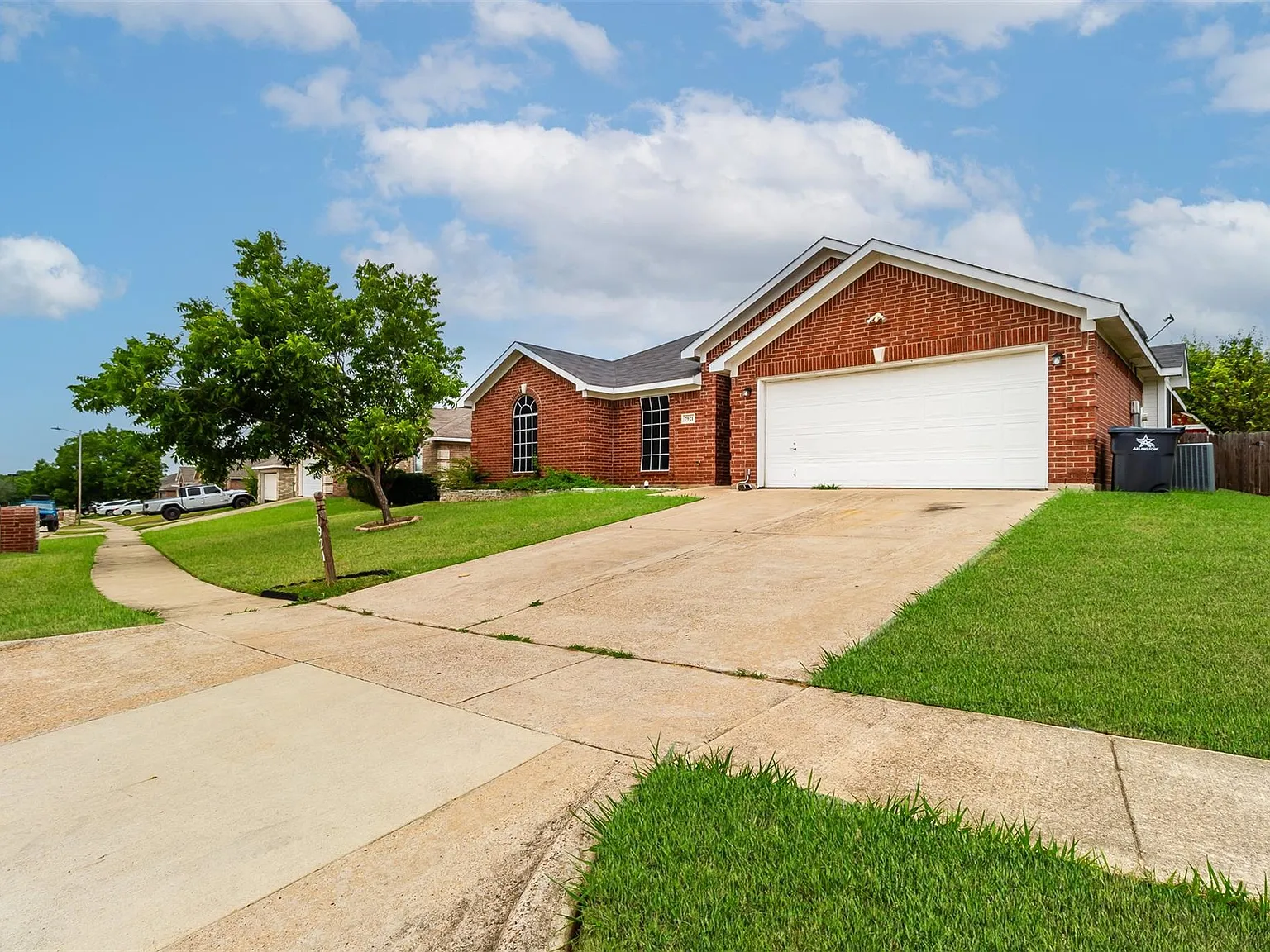 7921 Rattlers Ct — Photo 2