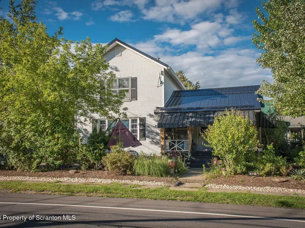 332 Rushbrook St, Jermyn, PA 18433
