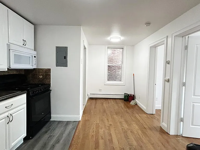 25 E 17th St #3A — Photo 2