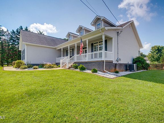 4th image of 727 Tavern Hill Rd