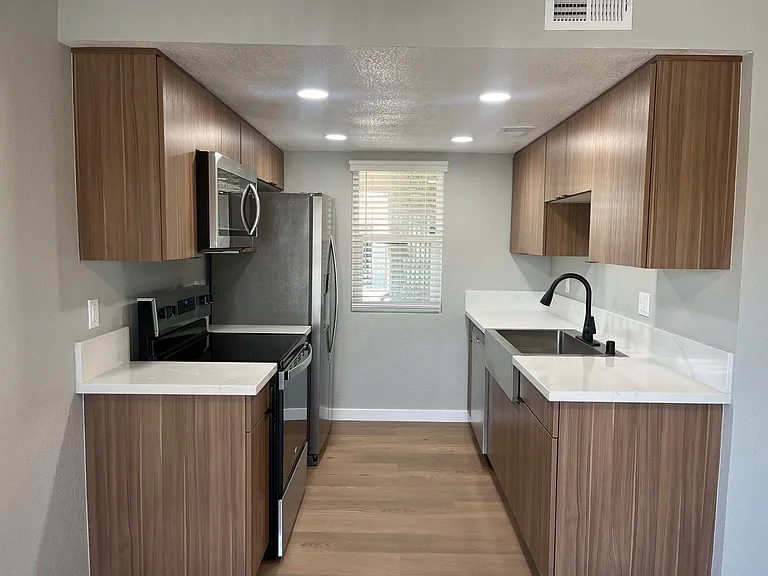 Corona Pointe Resort — Photo 110