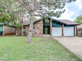 1048 NW 21st St, Moore, OK 73160