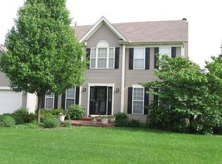 705 Wingfoot Dr, North Aurora, IL 60542