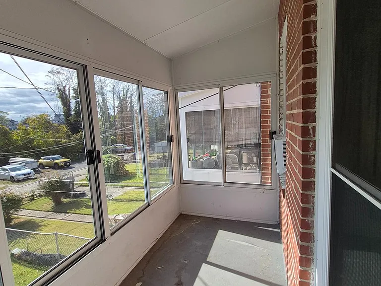 2863 Edgecombe Cir S — Photo 13