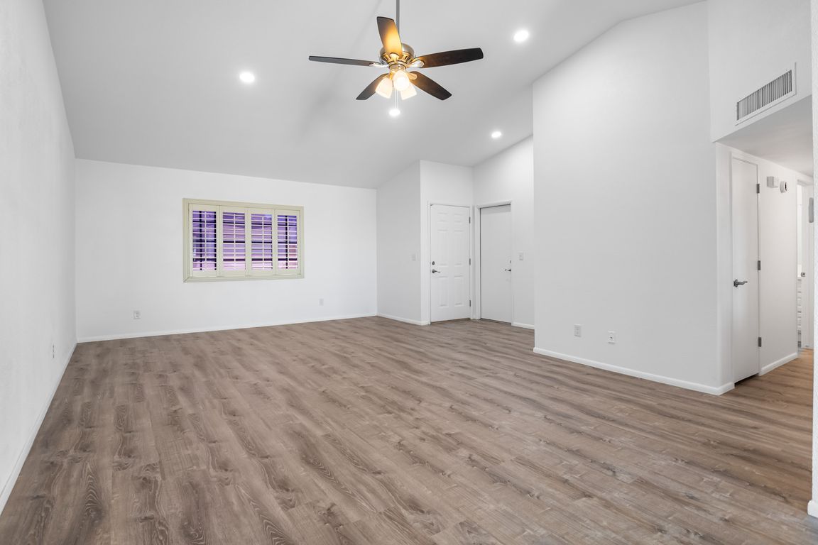 4034 Canyon Hills Dr-9