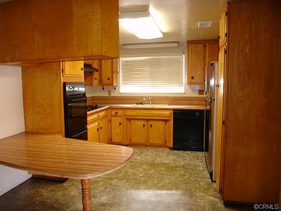 3rd image of 1418 W Rosewood Ct