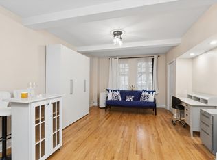 320 E 42nd St APT 214, Manhattan, NY 10017