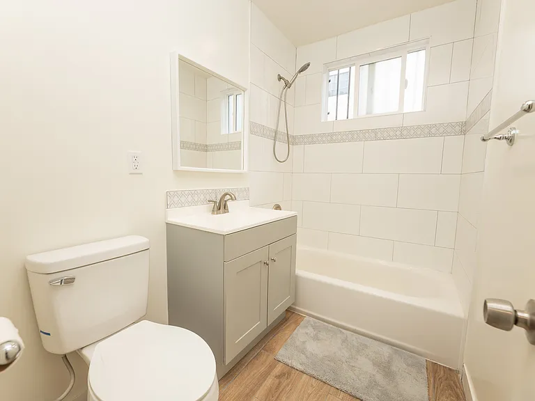 450 S Manhattan Pl #3 — Photo 3
