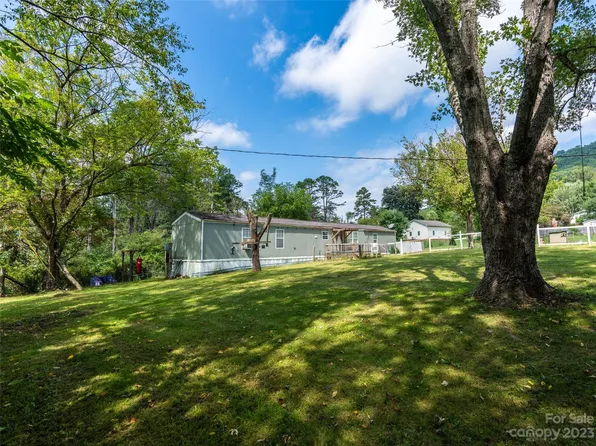 90 Floyd Dr, Canton, NC 28716