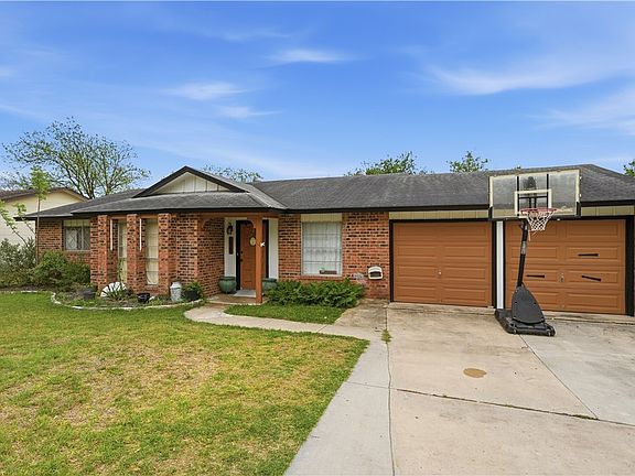 3rd image of 7830 Village Oak Dr