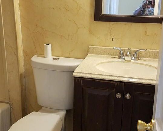 FIRST FLOOR FULL BATH