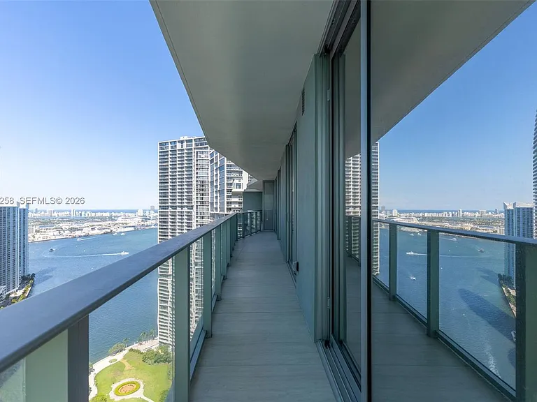 77 SE 5th St #Penthouse 03 — Photo 19