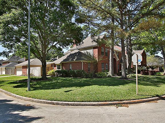 3rd image of 12503 New Hampton Dr