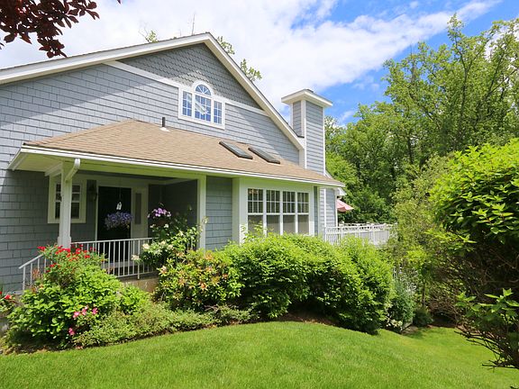 2nd image of 31 Mystic Dr