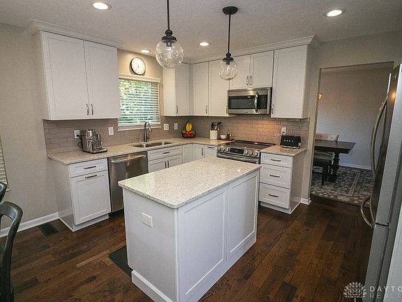 2nd image of 6955 Grand Oaks Ct
