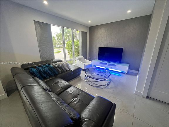 5th image of 6404 NW 105th Pl Unit 6404